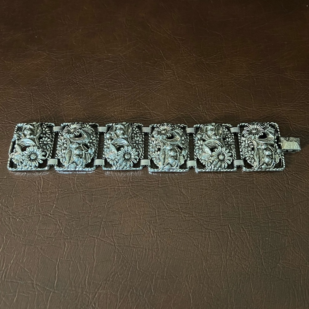 Vintage Sarah Coventry Antique Floral Silver Tone Bracelet, Signed - Picture 2 of 12